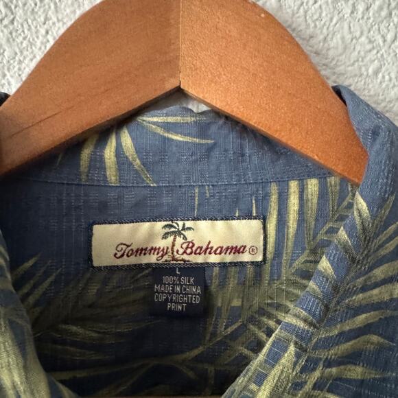Tommy Bahama Silk Button Up Shirt Mens Large Palm Tree Aloha Hawaii - Picture 2 of 6